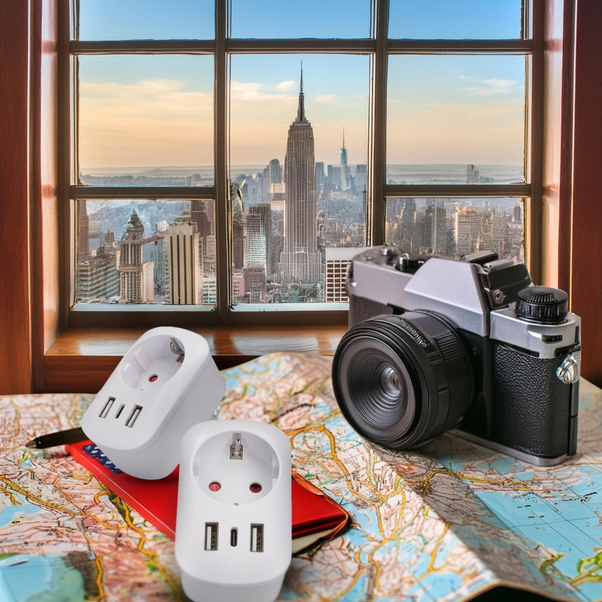 Reiseadapter für die USA 230V 2x USB-A + 1x USB-C