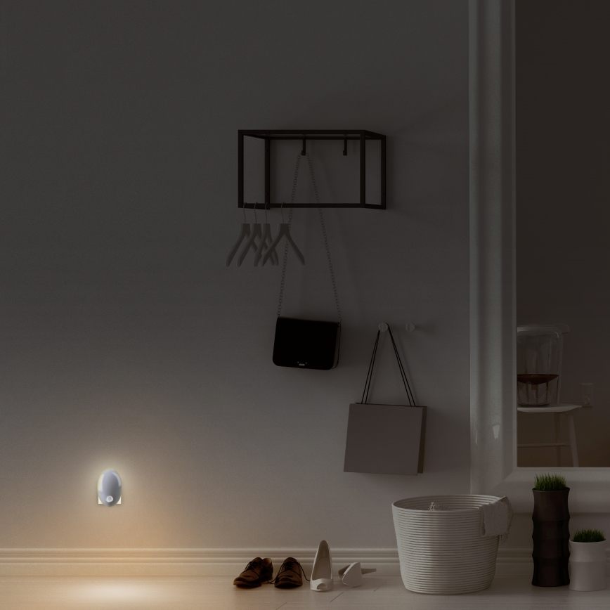 LED Steckdosen-Orientierungslicht mit Sensor LED/0,7W/230V 3000K