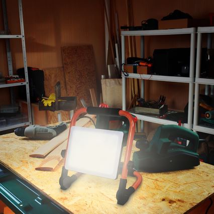 LED-Strahler mit Stativ LED/100W/230V 4000K IP65