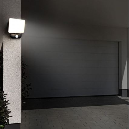 LED-Außenstrahler mit Sensor LED/20W/230V 4000K IP44