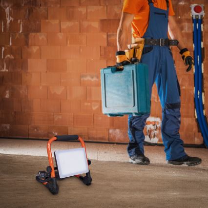 LED-Strahler mit Stativ LED/30W/230V 4000K IP65