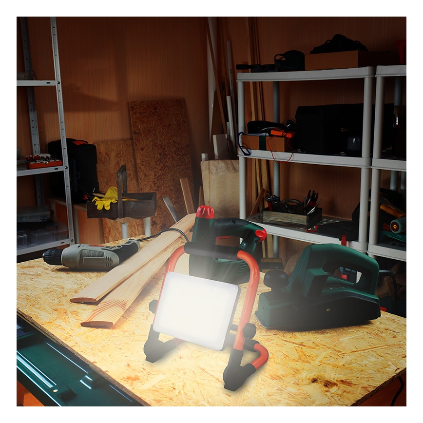 LED-Strahler mit Stativ LED/30W/230V 4000K IP65