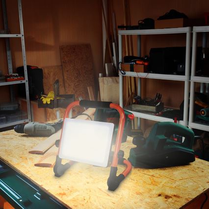 LED-Strahler mit Stativ LED/50W/230V 4000K IP65