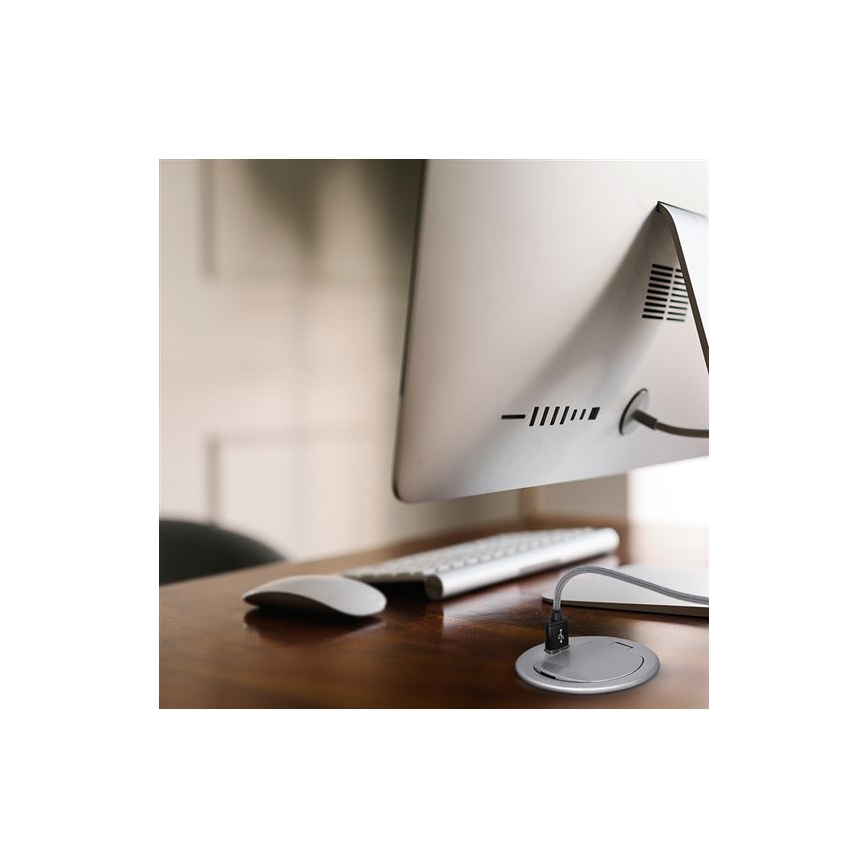 Eingebaute USB-Steckdose mit Deckel 230V