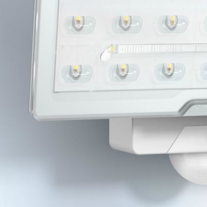 STEINEL 010041 - LED Strahler mit Sensor XLEDPRO WIDE XL LED/48W/230V IP54