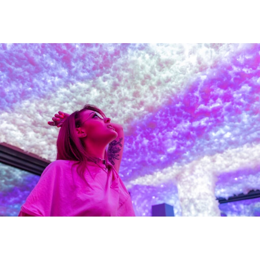 Twinkly - dimmbare RGBW-LED-Außen-Lichterkette STRINGS, 250 LEDs, 23,5 m, IP44, Wi-Fi