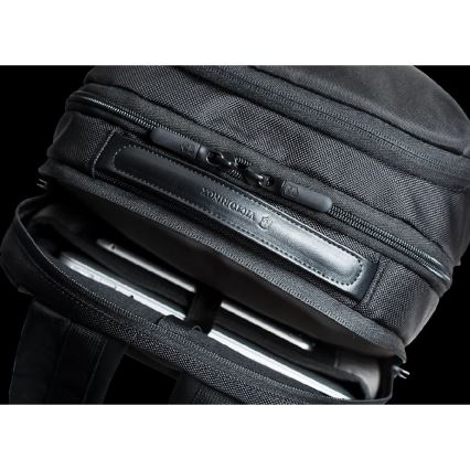 Victorinox - Altmont Professional Deluxe Laptop-Rucksack 24 l, schwarz