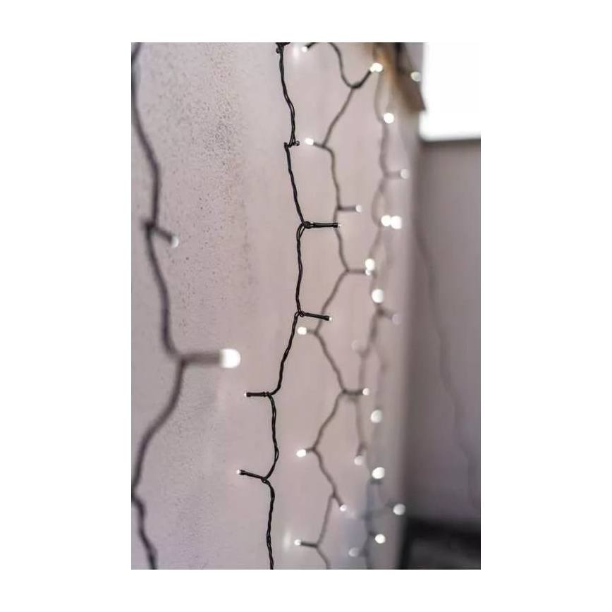 Weihnachtlicher LED-Outdoor-Lichtervorhang 100xLED 2m IP44 kaltweiß